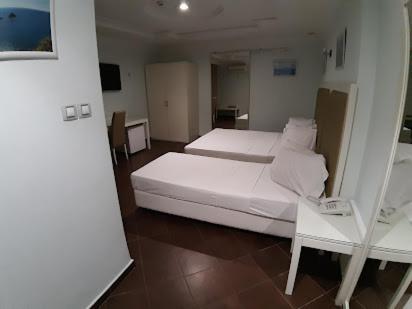 Hotel Raya Tichy Ngoại thất bức ảnh