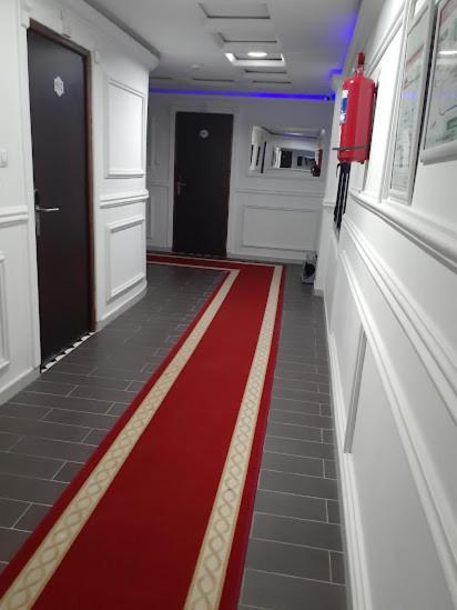 Hotel Raya Tichy Ngoại thất bức ảnh