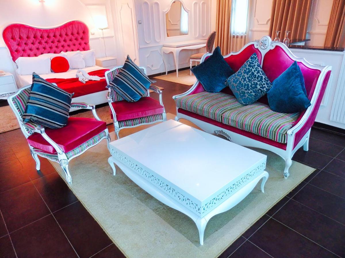 Hotel Raya Tichy Ngoại thất bức ảnh